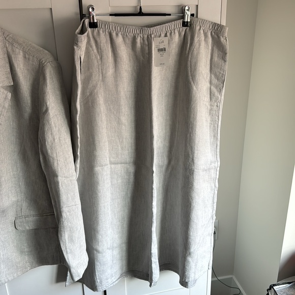 J. Jill Women’s Linen Blazer and Skirt Set - Picture 3 of 10